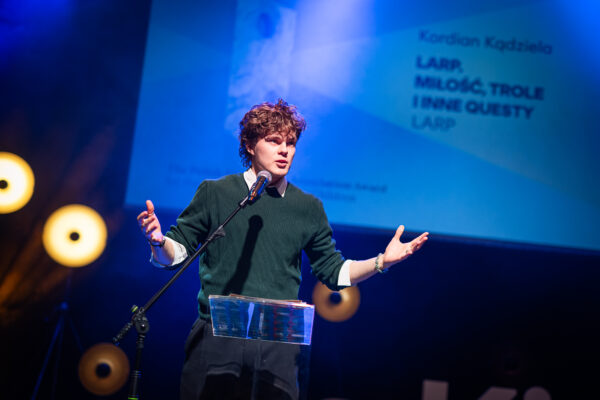 Mikołaj Chilimończyk na scenie