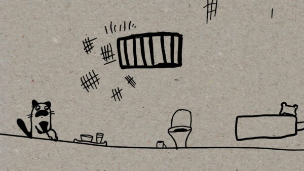 Kadr z filmu animowanego, prosty czarno-biały rysunek psa siedzącego w pomieszczeniu z łóżkiem, miskami i toaletą, nad którym unosi się rysunkowa kratka z kreskami symbolizującymi zapach.